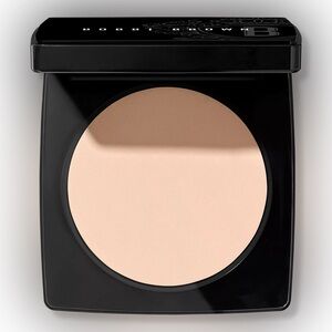 **NEW BOBBI BROWN PRESSED POWDER**
